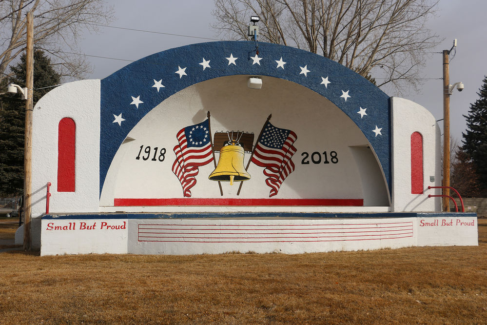 PHOTOS: Lingle, Wyoming, working to maintain
